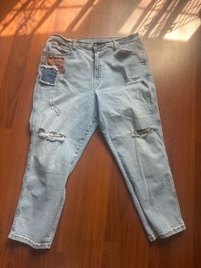 Arizona Light Blue Highest rise Distressed Mom Jeans w/ Patch size 21